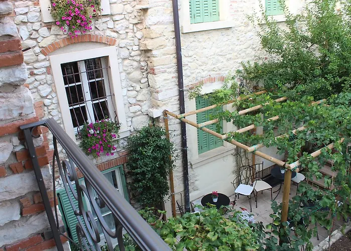 Corte Tre Vigne Bed & Breakfast 4*