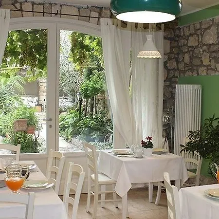 Corte Tre Vigne Bed & Breakfast 4*
